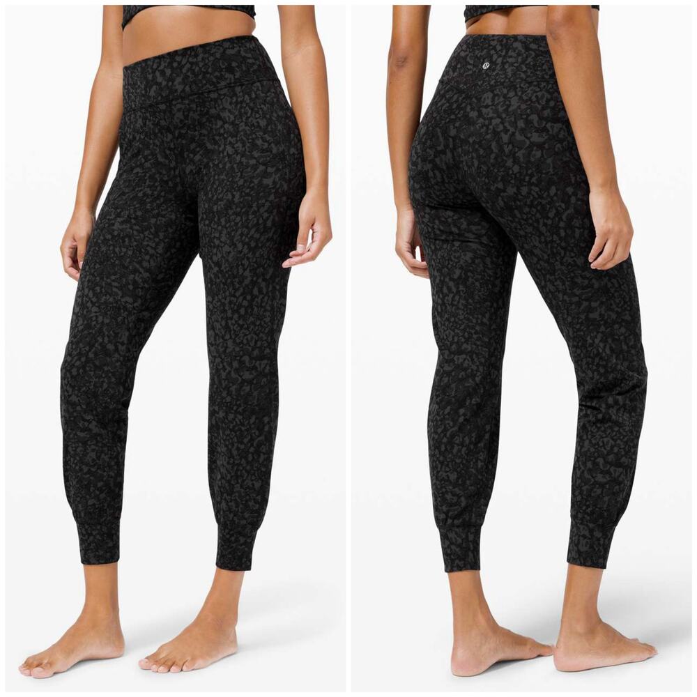 Lululemon Align Jogger Pant 28" Wild Thing Cheetah Camo Deep Coal Size 6 Comfort
